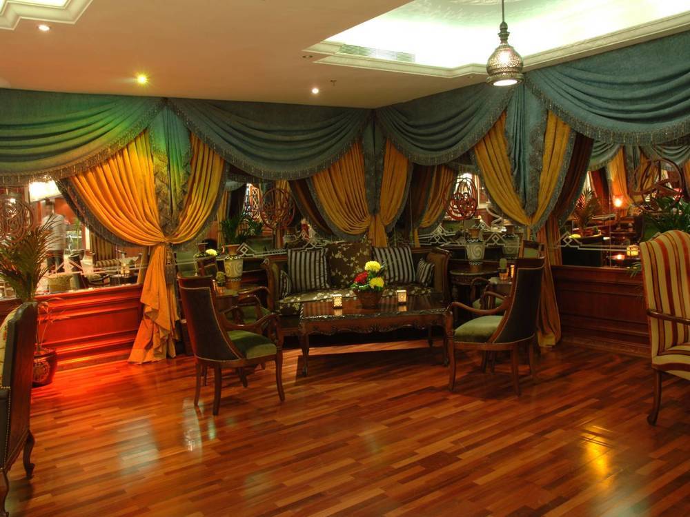 Al Shohada By Palm Rich Makkah Hotel Mekka Eksteriør billede The interior of the restaurant