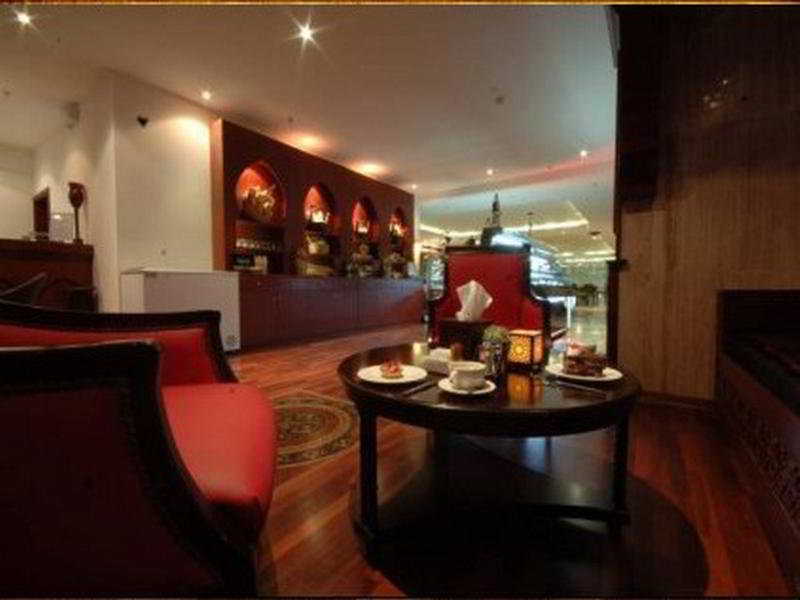 Al Shohada By Palm Rich Makkah Hotel Mekka Eksteriør billede The interior of the restaurant