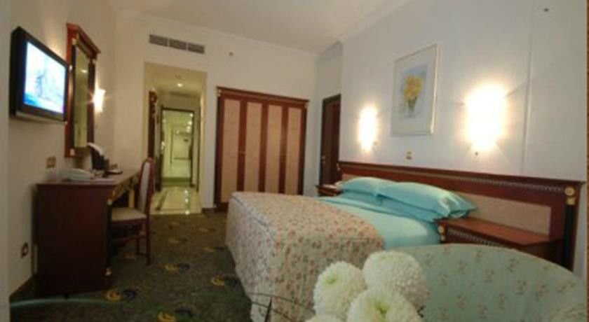 Al Shohada By Palm Rich Makkah Hotel Mekka Eksteriør billede A room at the hotel